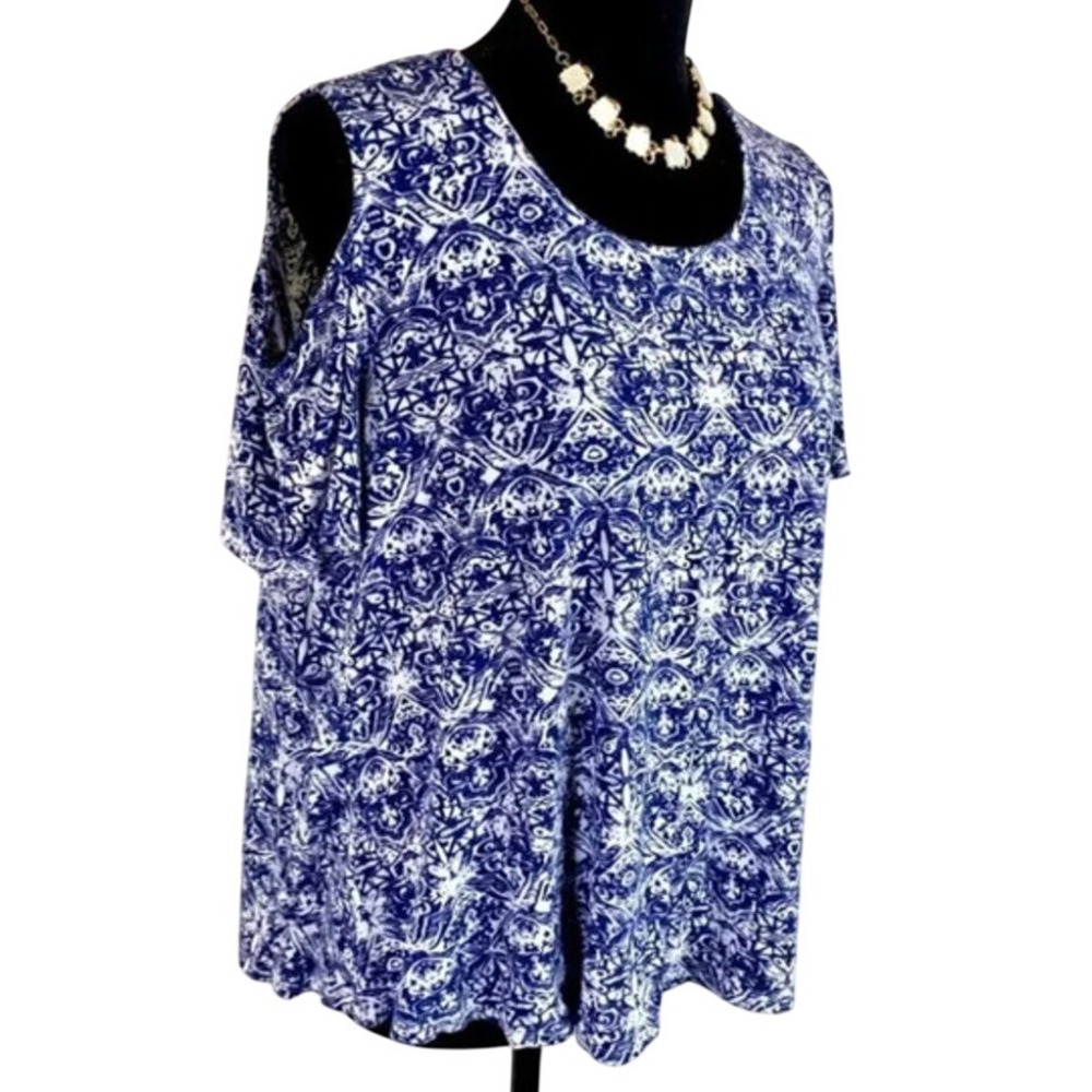 Avenue Cold Shoulder Top 14/16 Blue White Geometric Medallion Short Sleeve